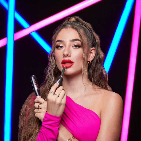 Rossetto Color Riche Intense Volume Matte Edizione Speciale Puro Power by Lola Lolita - L'oreal Paris : 241 Coral Irrevere - 2